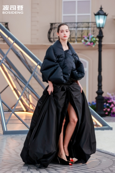 波司登秋冬系列发布会：从保暖功能到风格宣言的时尚跃迁