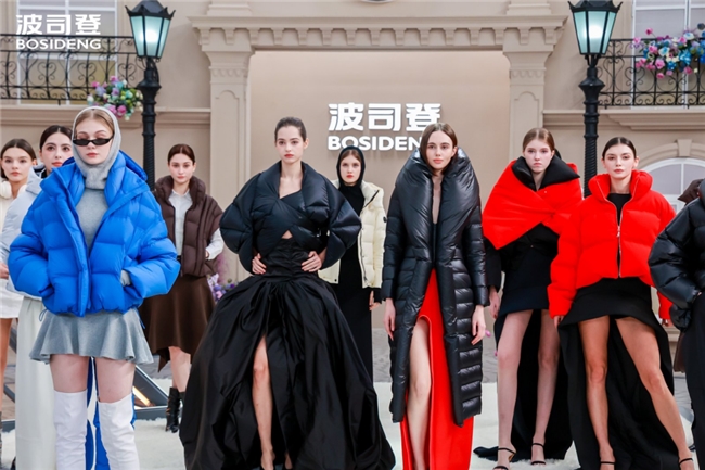 波司登秋冬系列发布会：从保暖功能到风格宣言的时尚跃迁