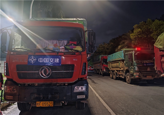 分秒必争！中交一公局四公司全力支援南宁北大桥抢险救灾工作