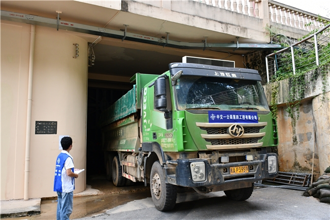 分秒必争！中交一公局四公司全力支援南宁北大桥抢险救灾工作