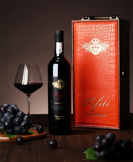 三大经典红酒口感对决：特菲缇五星、奔富葛兰许与波尔多红酒差异解析！