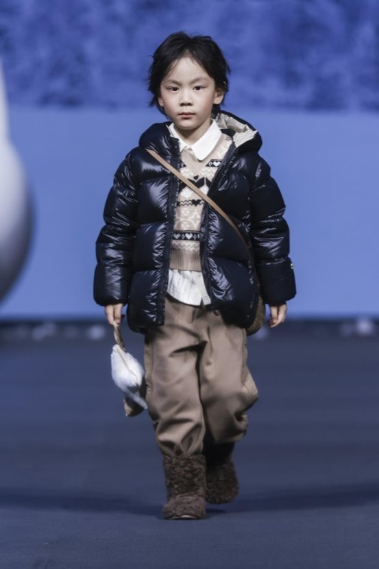 双 11 首日霸榜！高梵 KIDS 时装周秀场爆款矩阵登 T 台