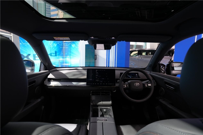 香港街头铂智3X引围观！明天上市揭秘