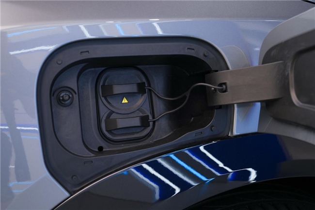 香港街头铂智3X引围观！明天上市揭秘