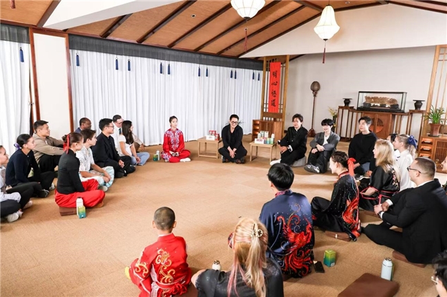 李连杰与世界武术代表峨眉论道:小罐茶见证中外文化交流