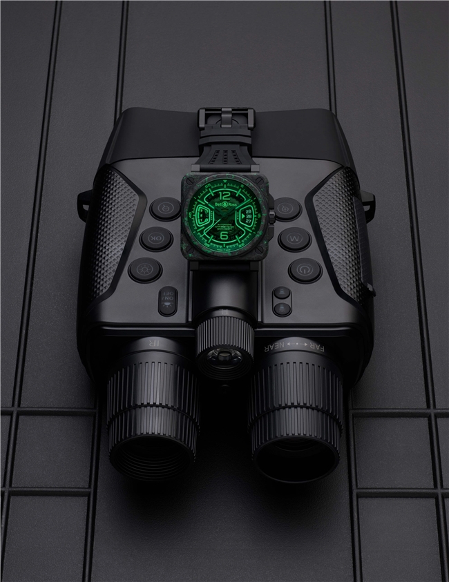 Bell & Ross 柏莱士推出限量新作BR-X3 Night Vision夜光飞行腕表