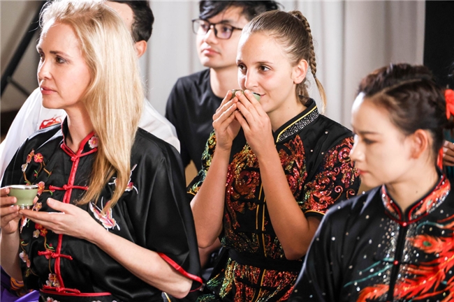 当李连杰遇见小罐茶:与小罐茶一起让功夫和茶“酷”起来