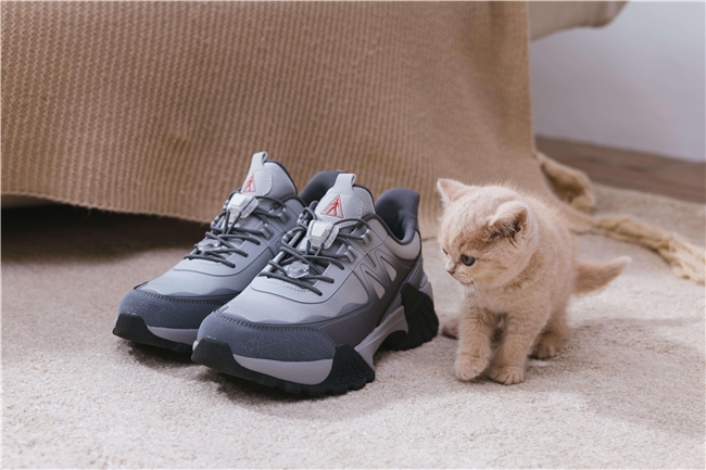 89% 老人受足疾困扰：老年学研究证实专业鞋必要性，足力健的标准实践