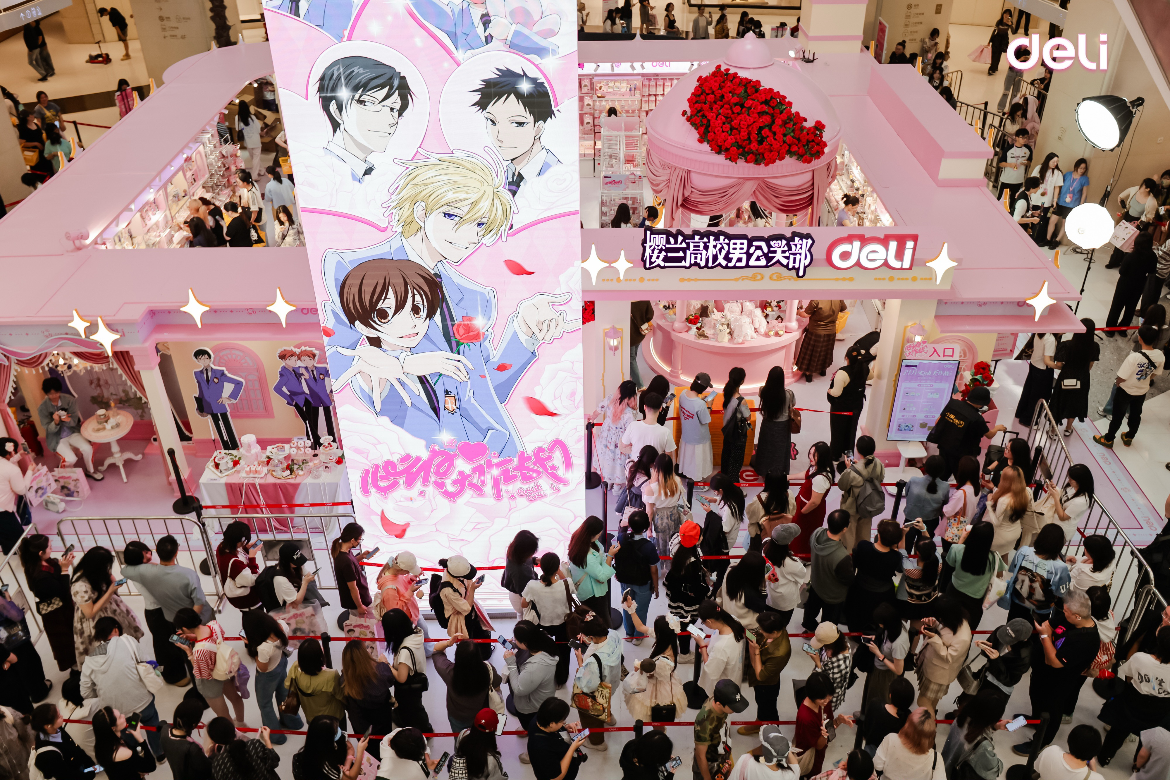 谁懂啊!得力把“樱兰高校”搬进商场了!这波IP联名真的赢麻了