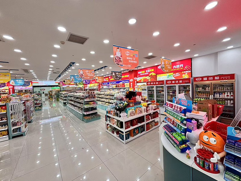 潮货舱休闲零食：消费者的多元选购场景与暖心评价