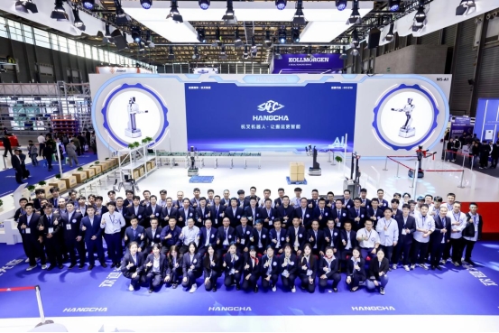 杭叉集团在上海CeMAT ASIA 2025发布杭叉首款物流人形机器人，引领智慧物流新纪元
