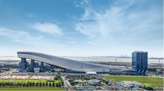 华发股份“科技+”破局之路：在行业转型中交出硬核答卷