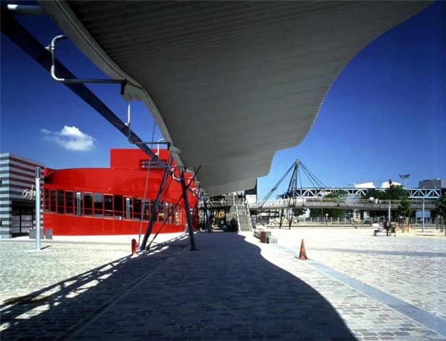 Bernard Tschumi 的维莱特公园:解构主义建筑先驱与巴黎城市复兴实践