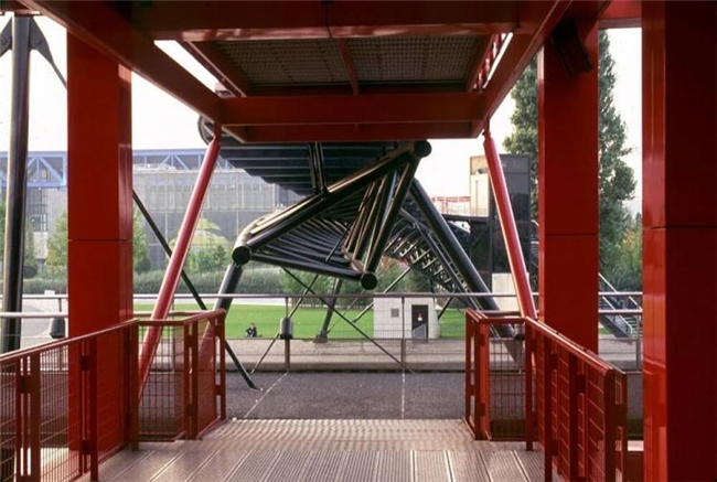 Bernard Tschumi 的维莱特公园:解构主义建筑先驱与巴黎城市复兴实践