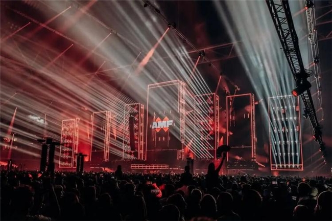 2025全球电子音乐舞台设计全景:从Ibiza水滴屏到伦敦工业风,演绎多元视觉盛宴