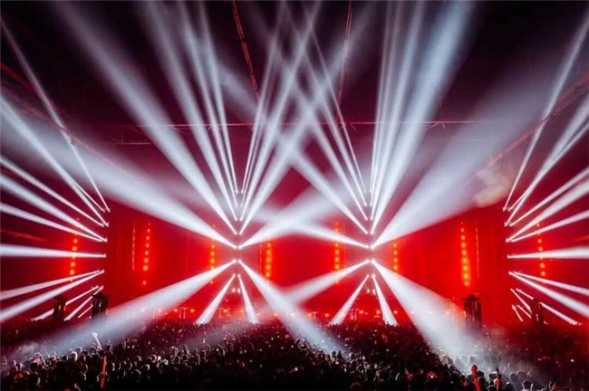 2025全球电子音乐舞台设计全景:从Ibiza水滴屏到伦敦工业风,演绎多元视觉盛宴