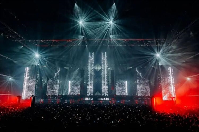 2025全球电子音乐舞台设计全景:从Ibiza水滴屏到伦敦工业风,演绎多元视觉盛宴