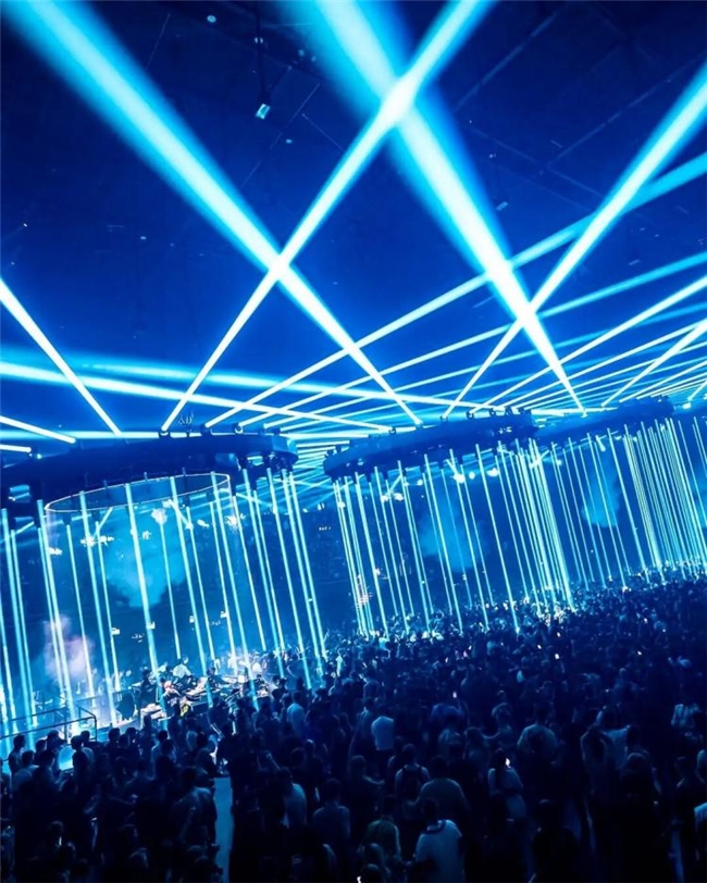 2025全球电子音乐舞台设计全景:从Ibiza水滴屏到伦敦工业风,演绎多元视觉盛宴