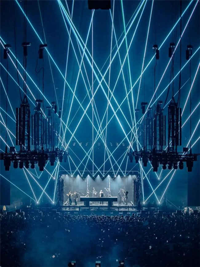 2025全球电子音乐舞台设计全景:从Ibiza水滴屏到伦敦工业风,演绎多元视觉盛宴