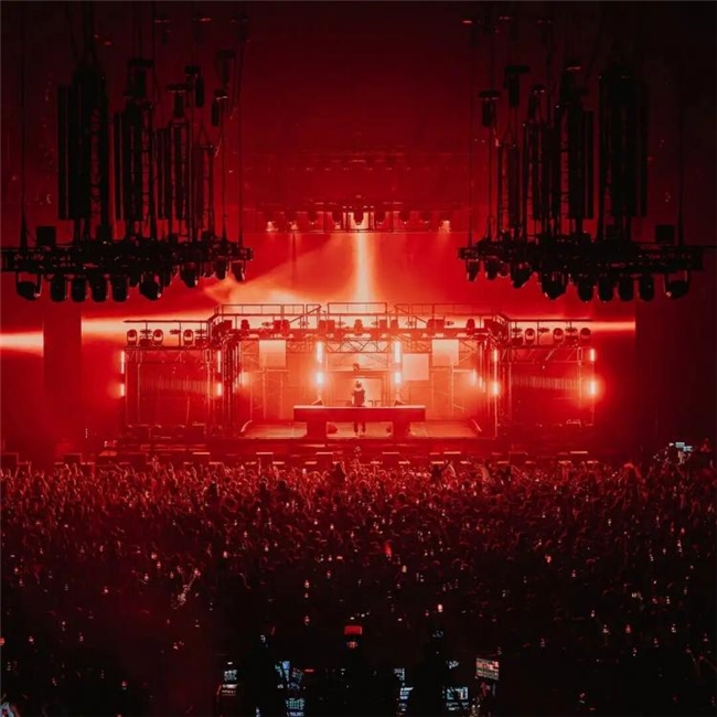 2025全球电子音乐舞台设计全景:从Ibiza水滴屏到伦敦工业风,演绎多元视觉盛宴