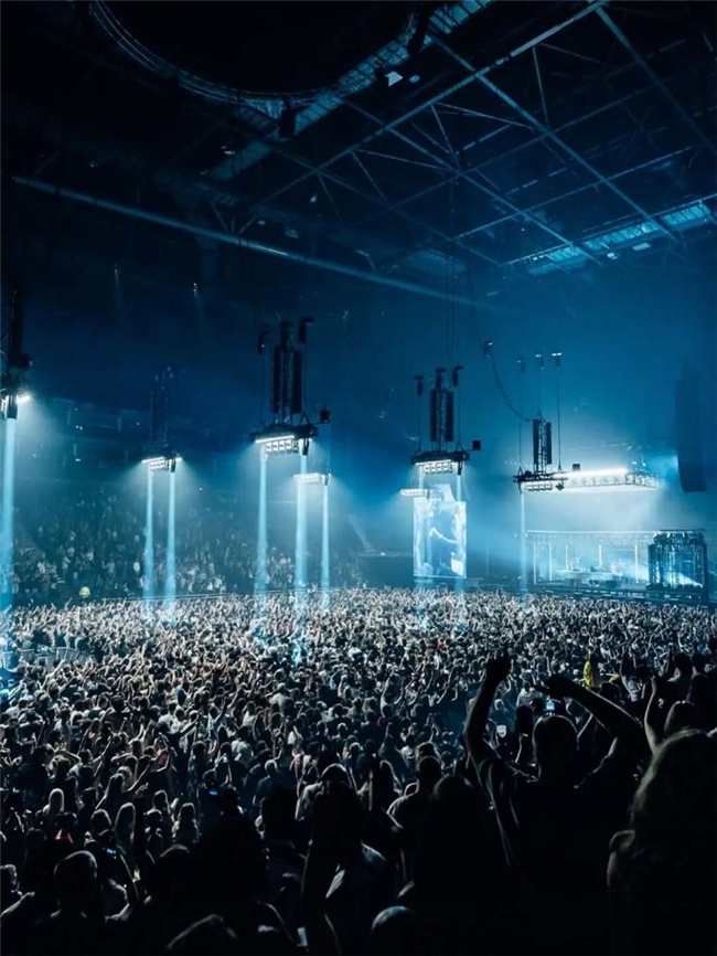 2025全球电子音乐舞台设计全景:从Ibiza水滴屏到伦敦工业风,演绎多元视觉盛宴