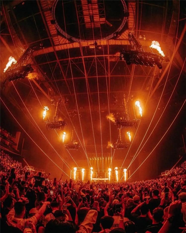 2025全球电子音乐舞台设计全景:从Ibiza水滴屏到伦敦工业风,演绎多元视觉盛宴