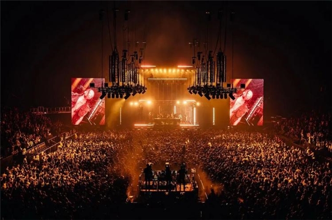 2025全球电子音乐舞台设计全景:从Ibiza水滴屏到伦敦工业风,演绎多元视觉盛宴