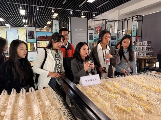 甘孜州青年志愿者赴浙江、江苏开展研学实践活动