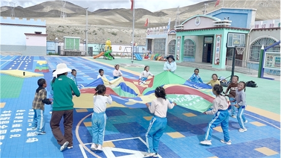 正新鸡排乡村公益 筑梦未来——公益捐建西藏乡村幼儿园操场顺利落成