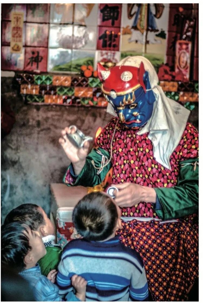 邓勇镜头下的赣傩:面具后的人神共生