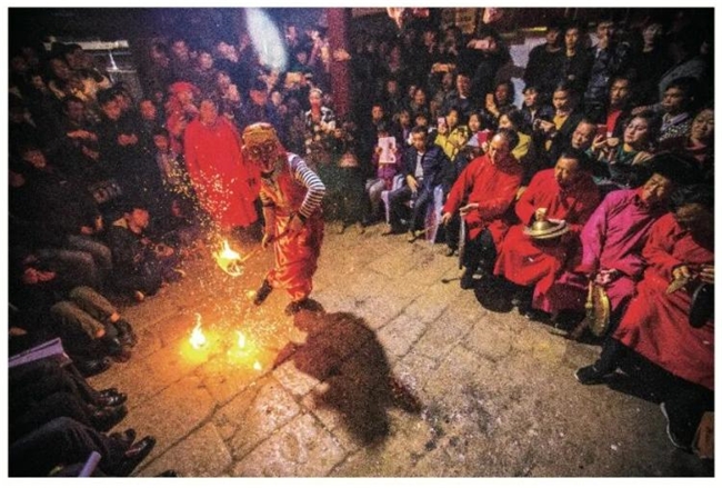 邓勇镜头下的赣傩:面具后的人神共生