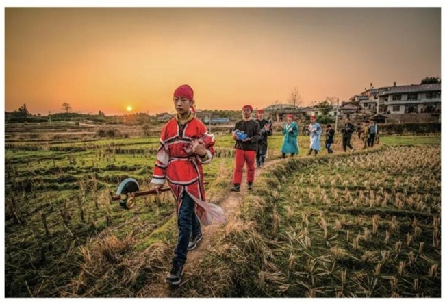 邓勇镜头下的赣傩:面具后的人神共生