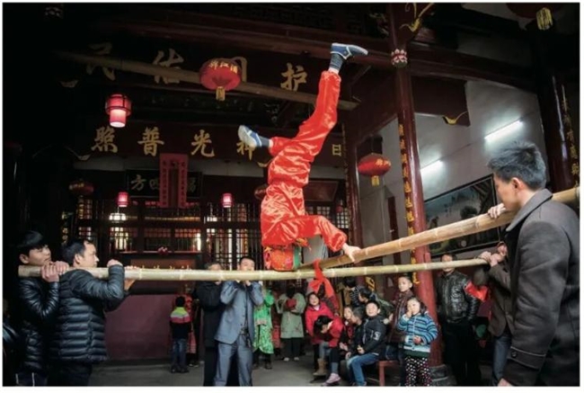 邓勇镜头下的赣傩:面具后的人神共生