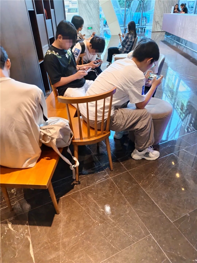 1人1块钱，众筹200万违约金，也想知道的“机密情报”到底有多爆？