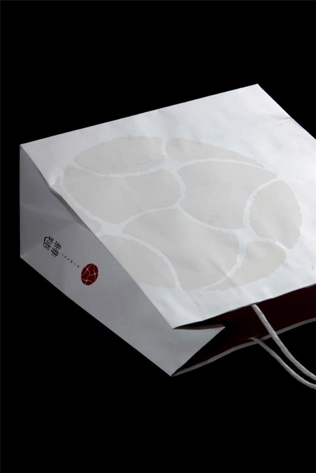 从抹茶包装到酒店视觉，粟辻美早的美学实践