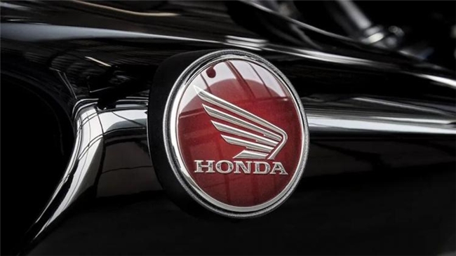 告别红底银翼!本田燃油旗舰车型启用「Flagship WING」新徽章