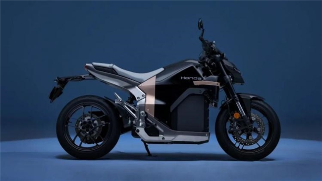 告别红底银翼!本田燃油旗舰车型启用「Flagship WING」新徽章