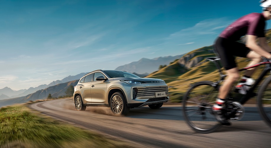 星途品牌购车狂欢节限时抢购，凌云曜夜版限时补贴3.8万元