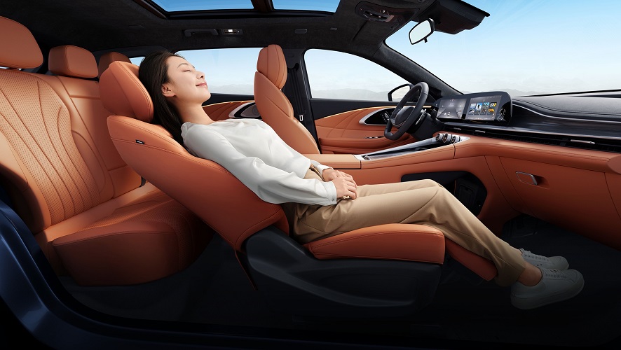 星途品牌购车狂欢节限时抢购，凌云曜夜版限时补贴3.8万元