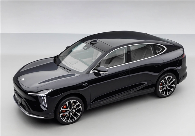 续航对决：昊铂HT 825km碾压智己LS6，谁才是长途出行首选？