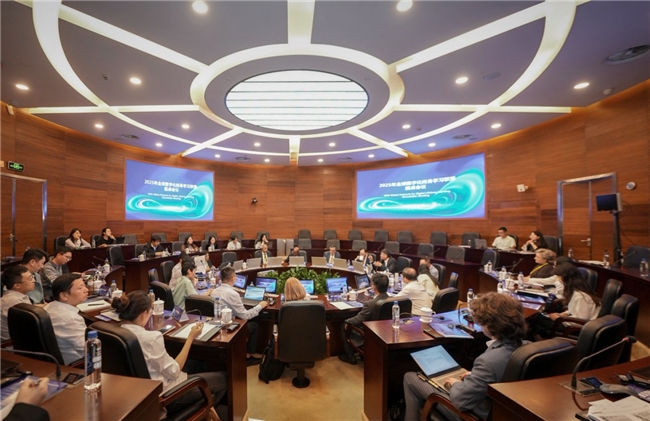 2025年全球数字化终身学习联盟圆桌会议在沪举行