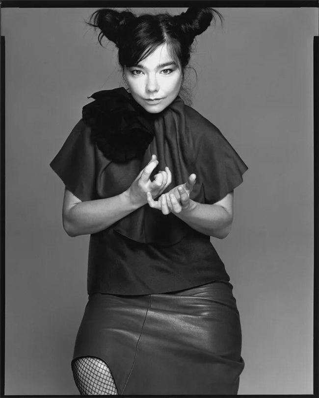 光影定格的灵魂诗,理查德・艾维顿的摄影哲学