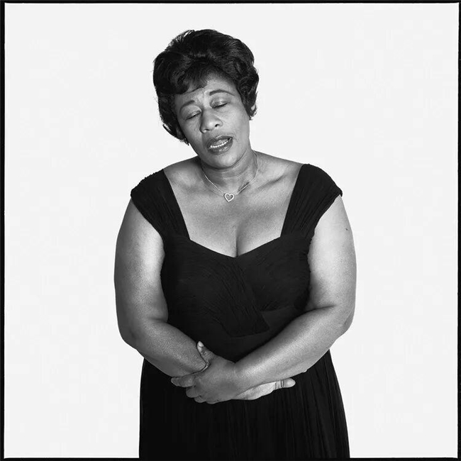 光影定格的灵魂诗,理查德・艾维顿的摄影哲学