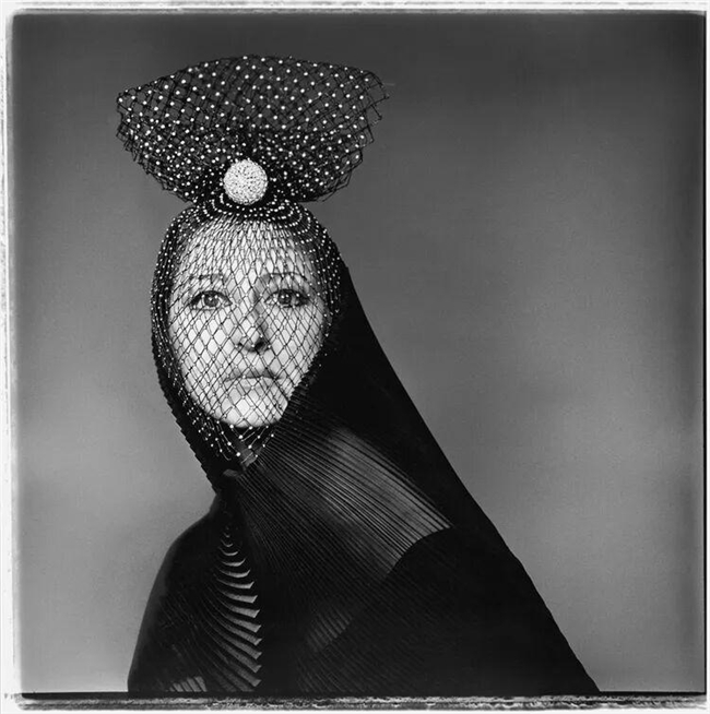 光影定格的灵魂诗,理查德・艾维顿的摄影哲学