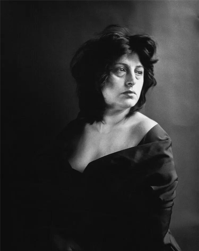 光影定格的灵魂诗,理查德・艾维顿的摄影哲学