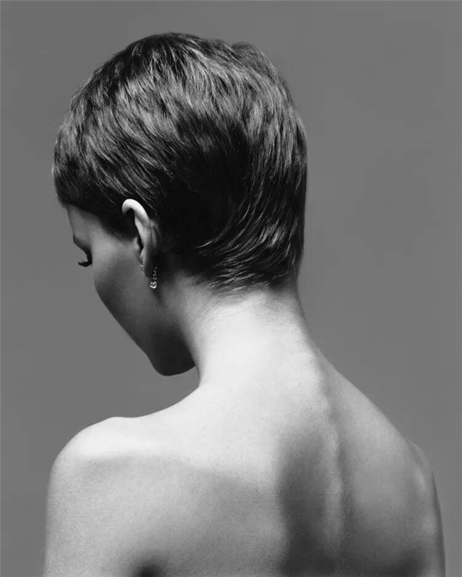 光影定格的灵魂诗,理查德・艾维顿的摄影哲学