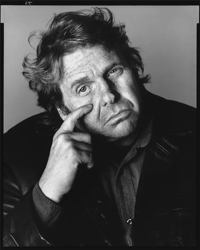 光影定格的灵魂诗,理查德・艾维顿的摄影哲学