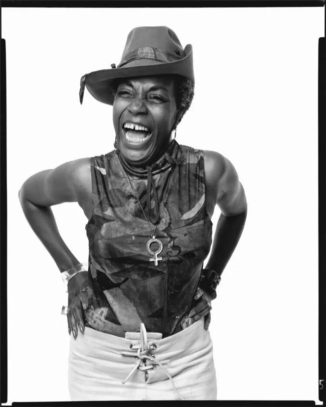 光影定格的灵魂诗,理查德・艾维顿的摄影哲学