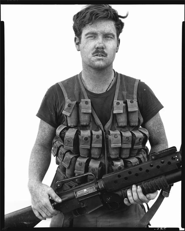 光影定格的灵魂诗,理查德・艾维顿的摄影哲学