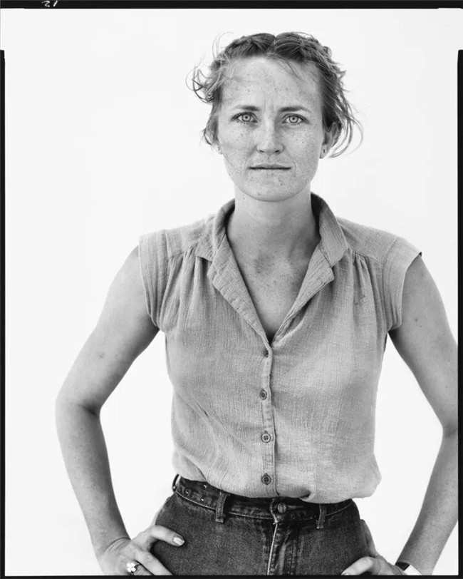 光影定格的灵魂诗,理查德・艾维顿的摄影哲学